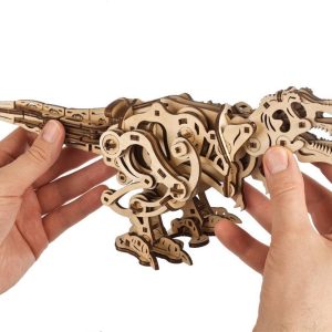sasatavljeni 3d model tiranosaurusa iz ruku